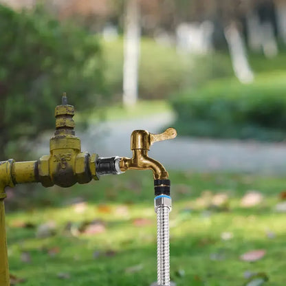Garden water pipe quick connector